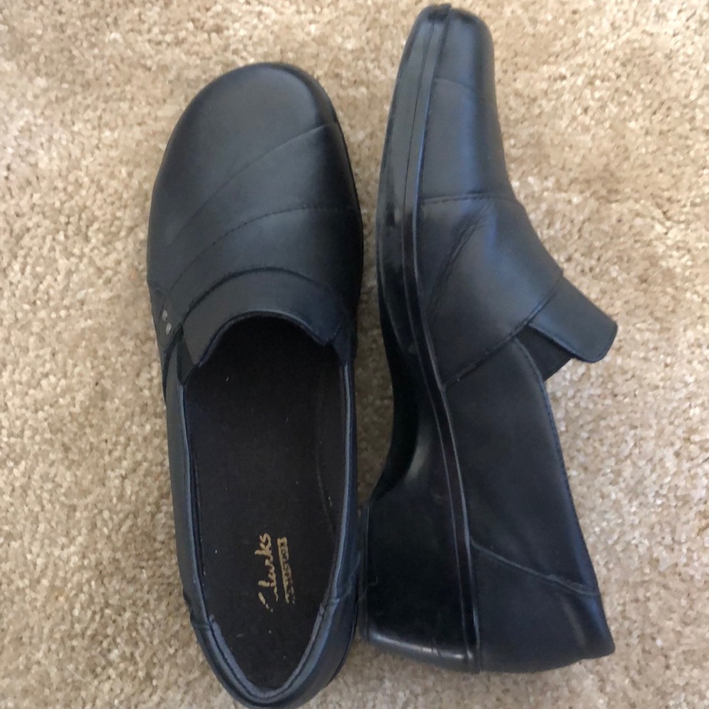 Clarks - Picture 2 of 4